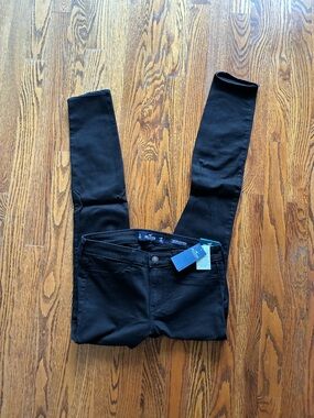 Hollister Low Rise Advanced Stretch Black Jean Legging Size 7-L. NWT